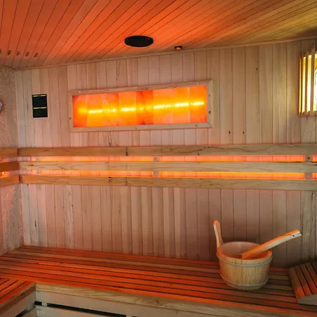 Ulubiony Mariental Sauny, Blisko Wyciagu